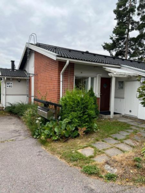 Cozy two bedroom Apartment with Sauna and a back yard in Vantaa